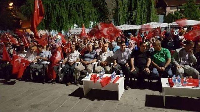 Başkan Yalçın’dan Bozüyük’teki Demokrasi Nöbetine Destek