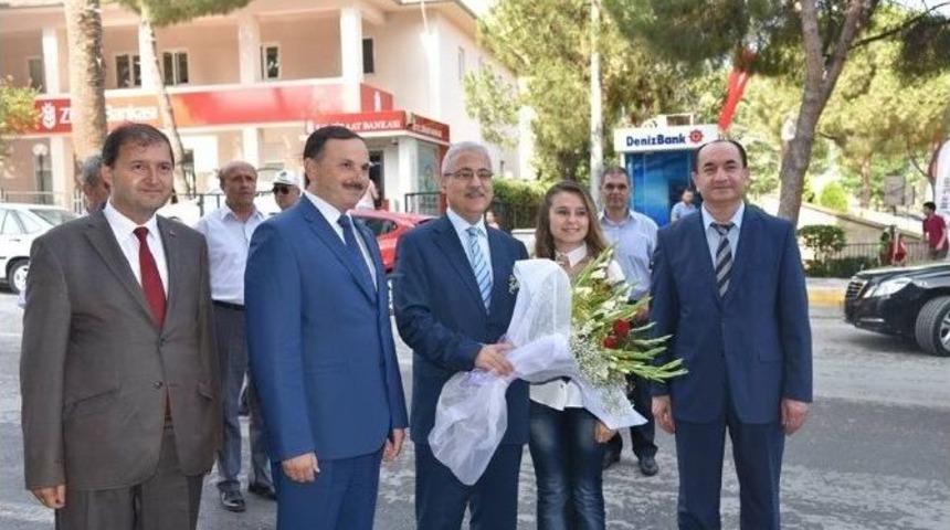 Manisa Valisi G&uuml;ven&ccedil;er Soma&rsquo;da Temaslarda Bulundu