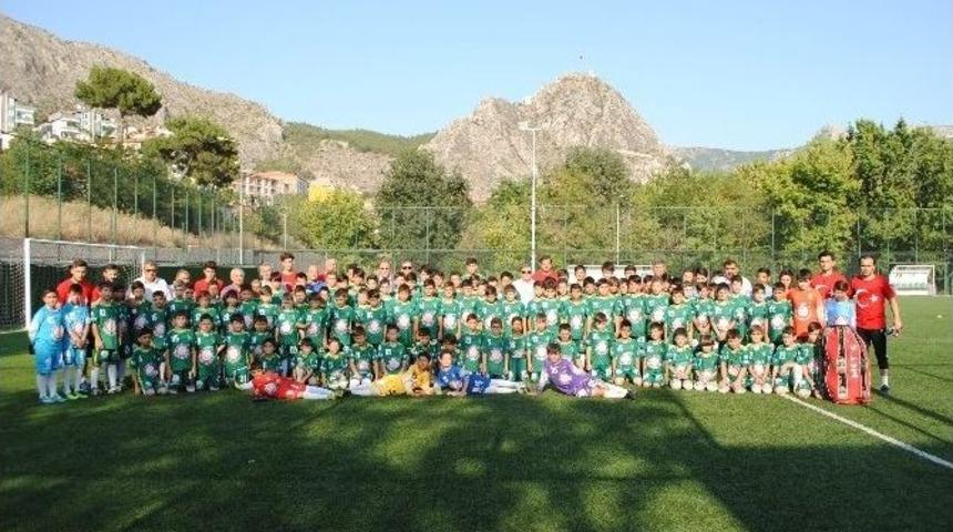 Amasya Belediyespor&rsquo;dan 145 &Ccedil;ocuğa Futbol Eğitimi