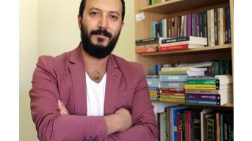 (özel Haber) Doç. Dr. Bolat: “time Dergisine Kapak Olan Liderlerin Ülkesinde Darbe Oluyor”