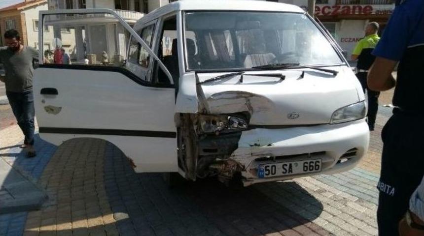 .avanos’ta Maddi Hasarlı Trafik Kazası