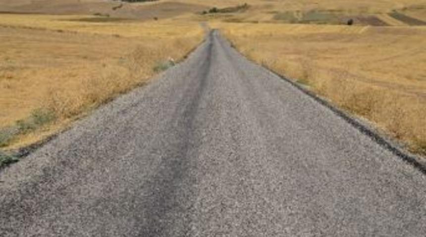 Bismil’de Kırsal Mahalle Yolları Asfaltlanıyor