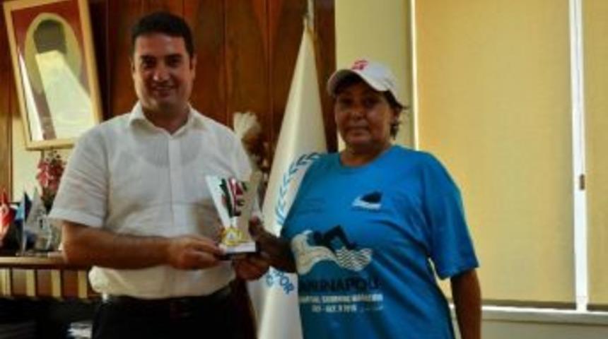 Ataşbak, Capri- Napoli Maratonu&rsquo;nu Tamamlayan Arslan&rsquo;ı Kabul Etti