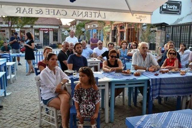 Yunanlar Türk Usulü Lokma Dağıttı