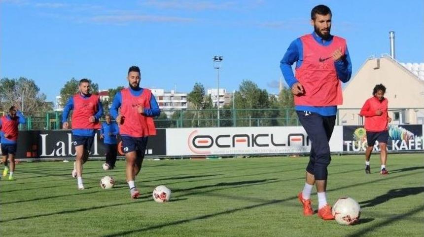 Sivas Belediyespor İkinci Etap Kamp &Ccedil;alışmaları İ&ccedil;in Erzurum&rsquo;a Gidecek