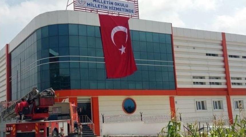 Bolu&rsquo;da El Konulan Fet&ouml; Okullarına &lsquo;milletin Okulu, Milletin Hizmetinde&rsquo; Pankartı Asıldı