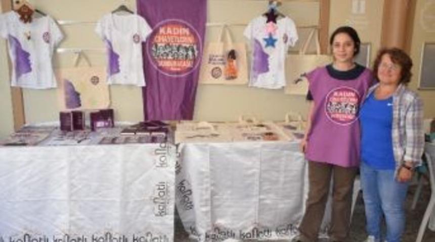 Kadın Cinayetlerini Durduracağız Platformu&rsquo;ndan Yardım Standı