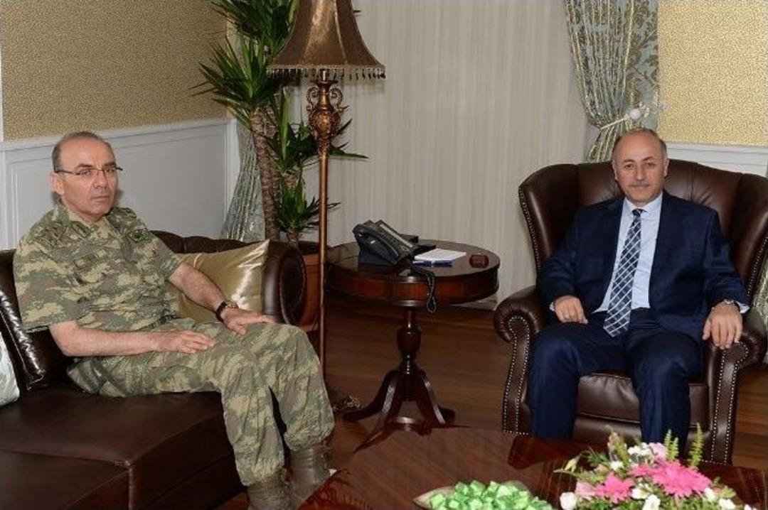 Korgeneral &Ouml;ngay&rsquo;dan Vali Azizoğlu&rsquo;na Veda Ziyareti