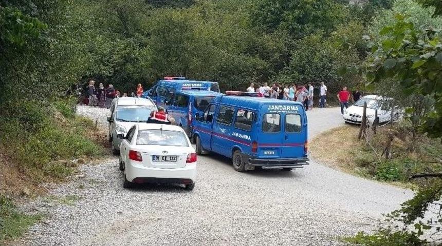 Fındık Paylaşımı Y&uuml;z&uuml;nden Annesi Ve Kız Kardeşine Kurşun Yağdırdı: 2 &Ouml;l&uuml;, 3 Yaralı