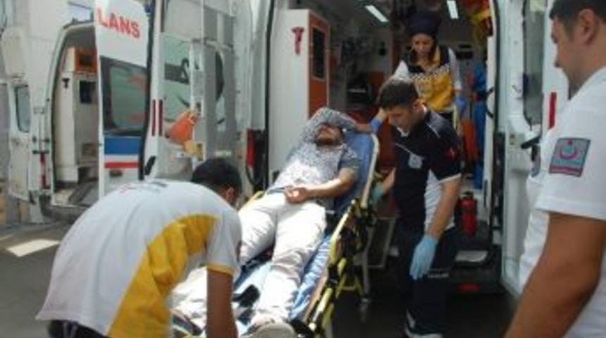 İki Otomobil Çarpıştı: 1 Yaralı