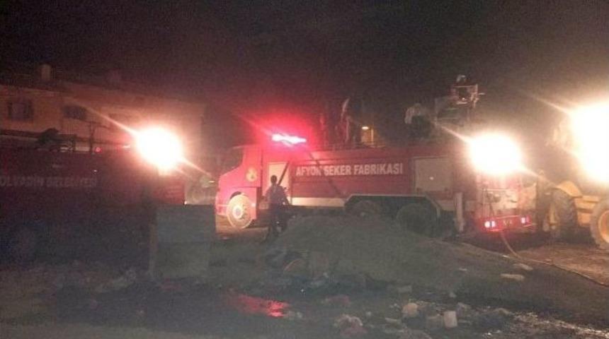 &Ccedil;ıkan Yangında Evleri İle Birlikte 1 Yıllık Yiyecekleri De K&uuml;le D&ouml;nd&uuml;