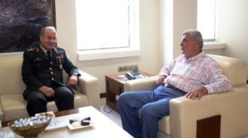 Korgeneral Daysal&rsquo;dan, Başkan Karaosmanoğlu&rsquo;na Veda