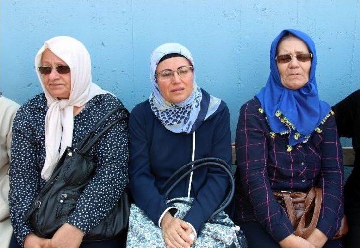 Denizde Boğulan Doktor İçin Hazin Tören G4