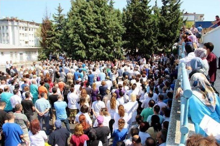 Denizde Boğulan Doktor İçin Hazin Tören G5