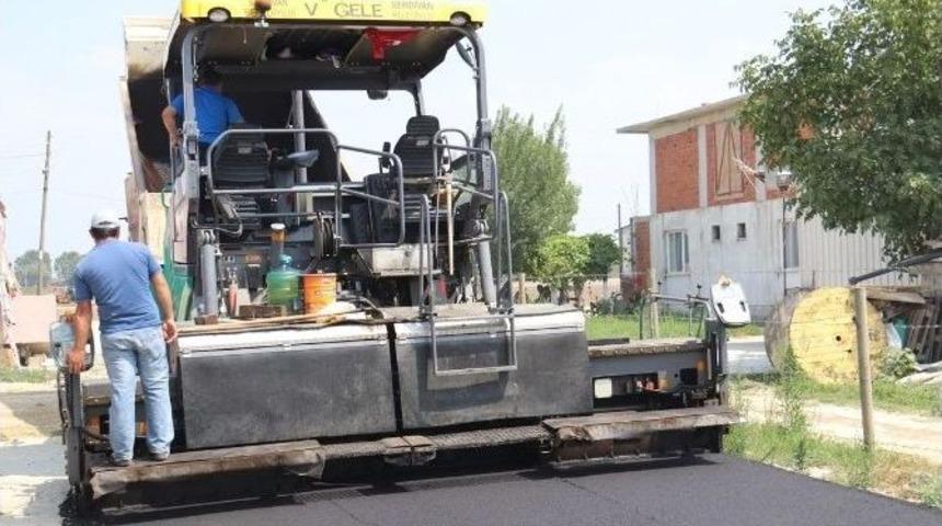 Serdivan Belediyesi Asfalt &Ccedil;alışmalarına Son Hız Devam Ediyor