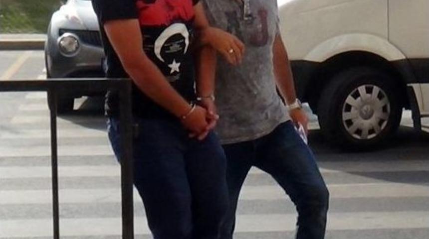 Ahmet Davutoğlu&rsquo;nu Camide &Ouml;l&uuml;mle Tehdit Eden Zanlı G&ouml;zaltında