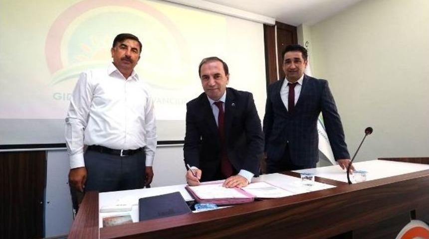 Vali Işık İmza T&ouml;reninde Konuştu