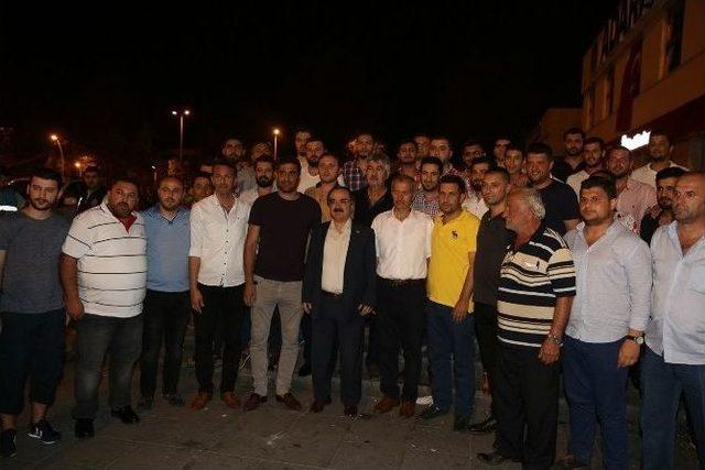 Başkan Süleyman Dişli Vatandaşlarla Birlikte Demokrasi Nöbetine Devam Ediyor