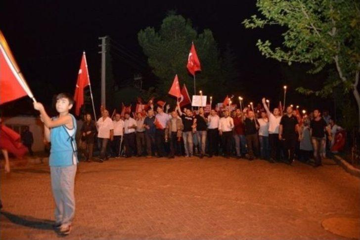 Gediz’de ‘demokrasi Ve Milli İrade Yürüyüşü’ Düzenlendi G2