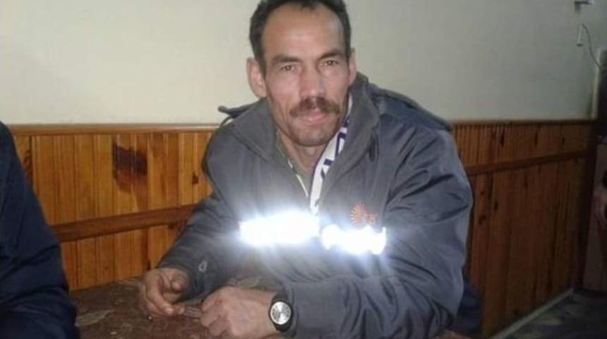 Eve Gelmeyen Oğlunu Tarlada &Ouml;l&uuml; Buldu