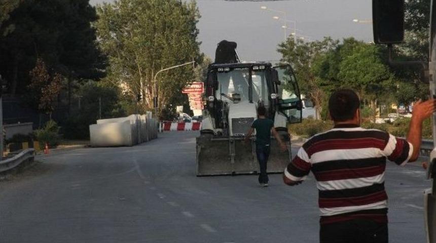 Komando Tugayı&rsquo;nın &Ouml;n&uuml;ndeki Beton Bloklar Kaldırıldı