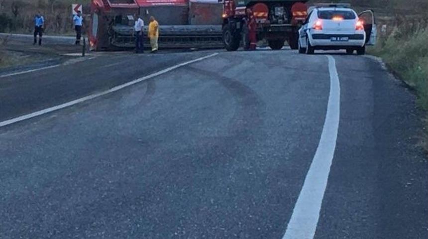 Tekirdağ&rsquo;da İtfaiye Aracı Devrildi