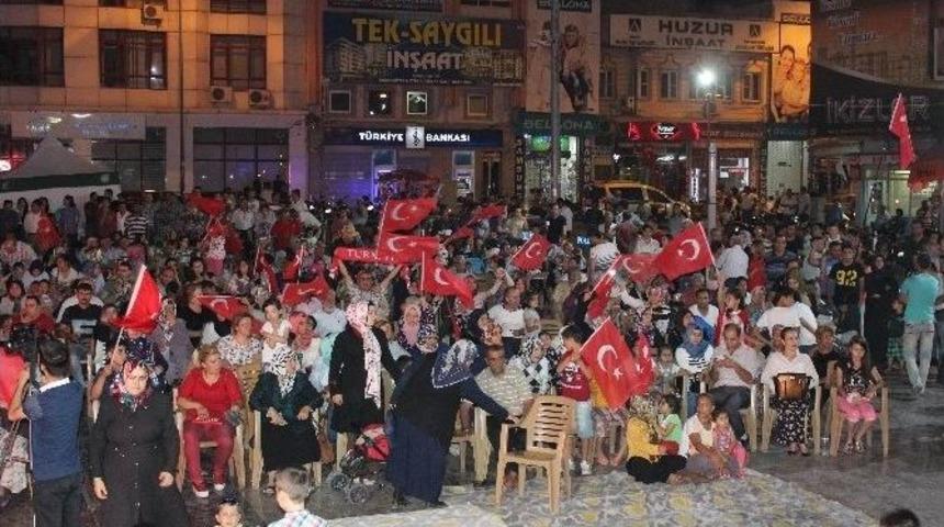 Demokrasi N&ouml;beti Coşkuyla Devam Ediyor