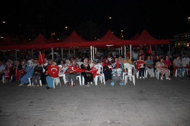 Çanakkale’de Demokrasi Nöbeti Devam Ediyor