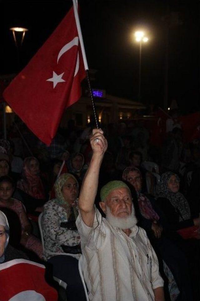 Çanakkale’de Demokrasi Nöbeti Devam Ediyor