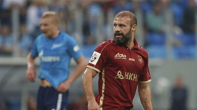 Gökdeniz Karadeniz kendi imzasını taşıyan aracını satışa çıkardı