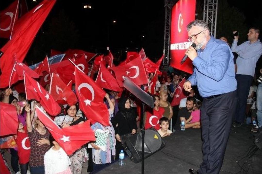 Tekirdağ&rsquo;da İlahi Konseri İle Demokrasi N&ouml;beti