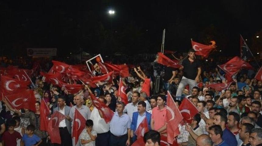 Diyarbakır&rsquo;da Demokrasi N&ouml;beti Devam Ediyor