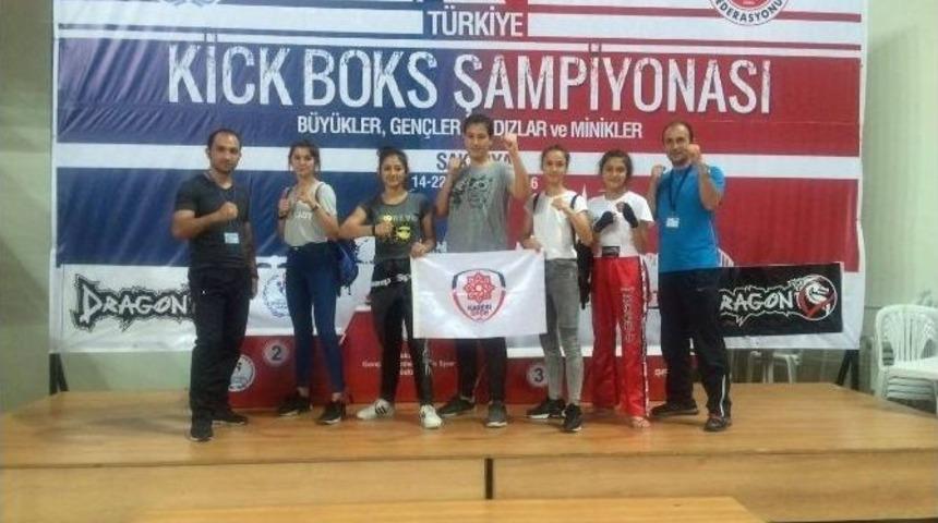Karesispor, 2 Sporcu İle T&uuml;rkiye&rsquo;yi Temsil Edecek