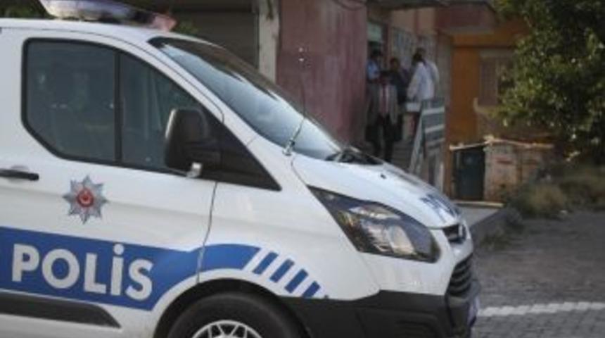 Genç Kadın Kendini Asarak İntihar Etmek İstedi