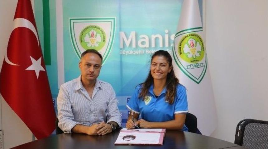 Seda Demir: “yuvamda Kaldığım İçin Mutluyum”