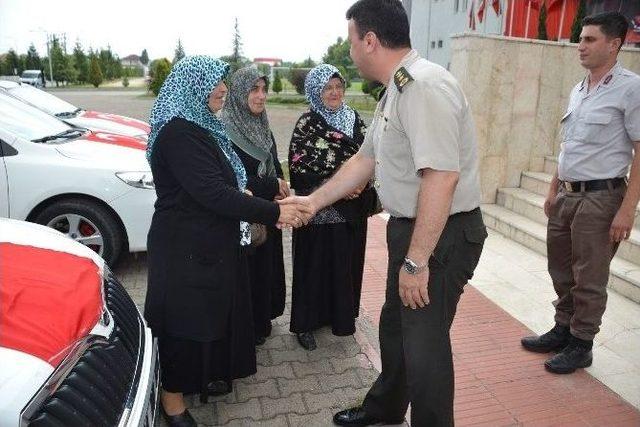 Şehit Yakınları Ve Gazilerden Jandarma Komutanı Güvenir’e Övünç Madalyası