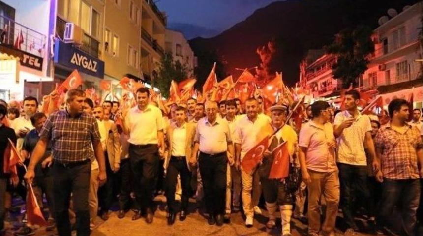 Ak Parti Kaş İl&ccedil;e Başkanı Ulutaş&rsquo;tan 15 Temmuz A&ccedil;ıklaması