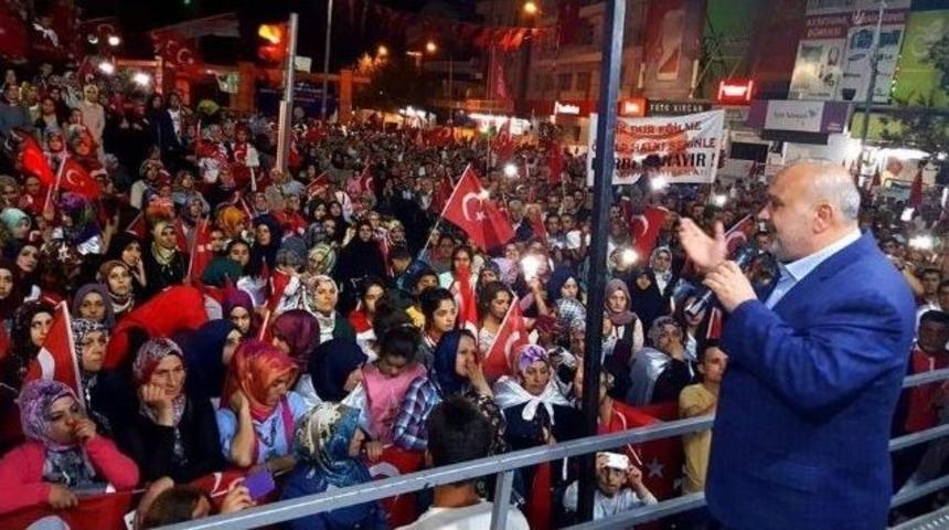 Şevki Yılmaz Van’da Demokrasi Nöbetine Katıldı