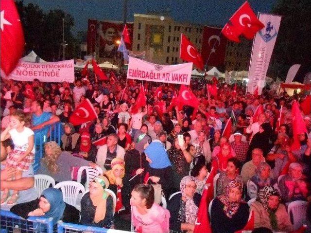 Emirdağlılar’ın Demokrasi Yürüyüşüne Binlerce Kişi Katıldı