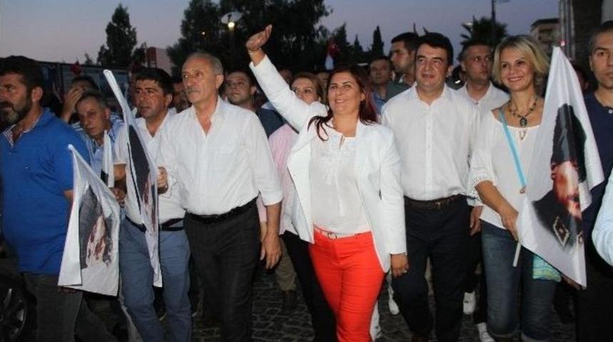 Didimliler Demokrasiye Sahip &Ccedil;ıkmak İ&ccedil;in Y&uuml;r&uuml;d&uuml;