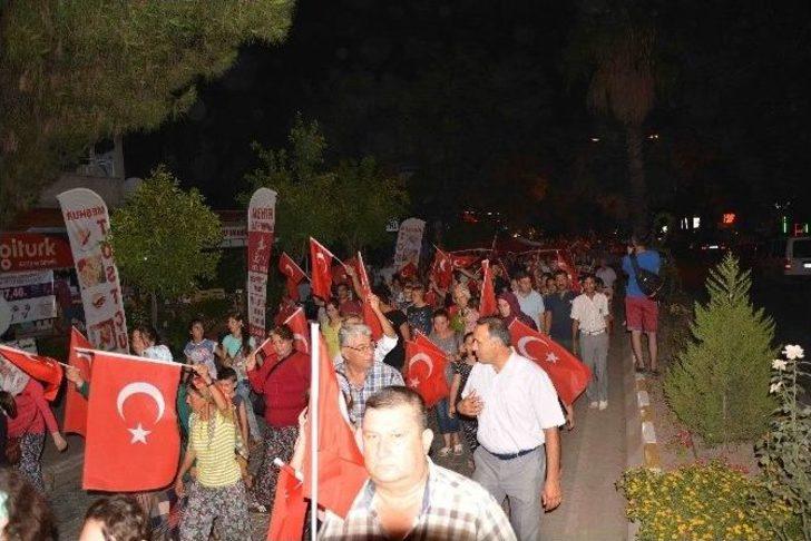 Köyceğiz’de Mehteran Eşliğinde Demokrasi Nöbeti G1