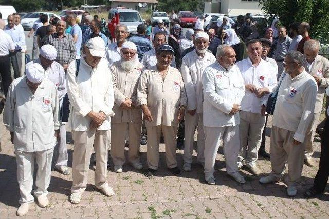 Kayseri’den İlk Hac Kafilesi Dualarla Uğurlandı