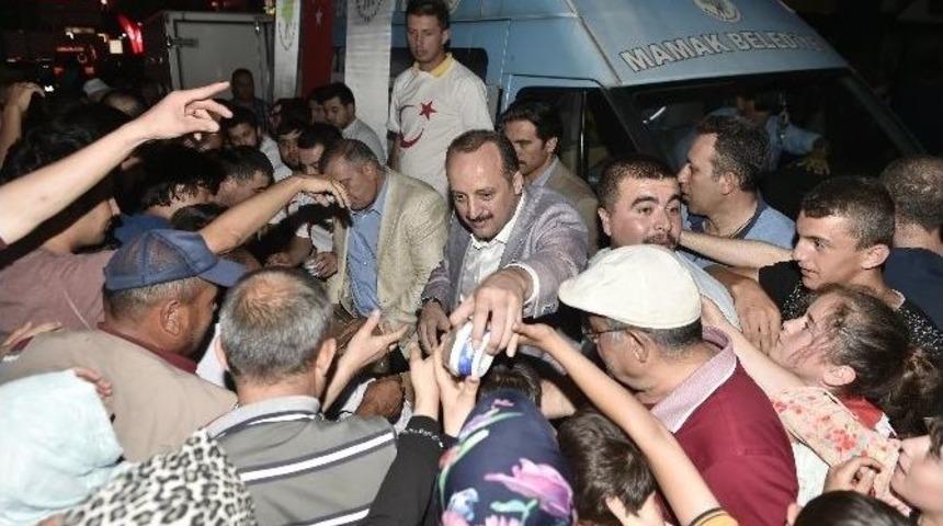 Mamak Belediye Başkanı Akg&uuml;l&rsquo;&uuml;n Milli İrade Mesaisi