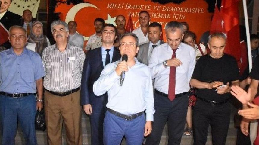 Vali Cirit: &ldquo;h&uuml;rriyet Ve Demokrasi En &Ccedil;ok Bu Millete Yakışıyor&rdquo;