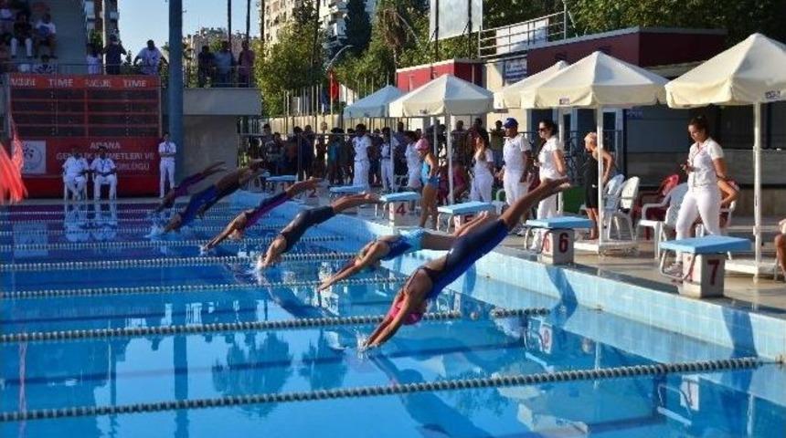 Adana&rsquo;da 2015-2016 Sezonu Performans Y&uuml;zme Yarışları Tamamlandı