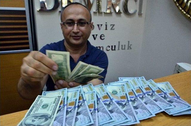 Piyasada ’1 Dolar’ Hareketliliği