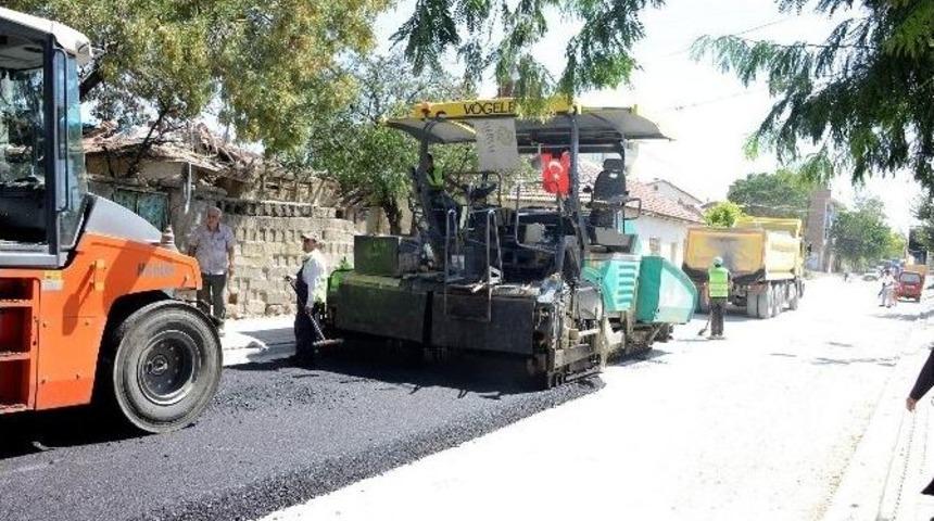 Meram&rsquo;da Caddeler Asfaltlanıyor