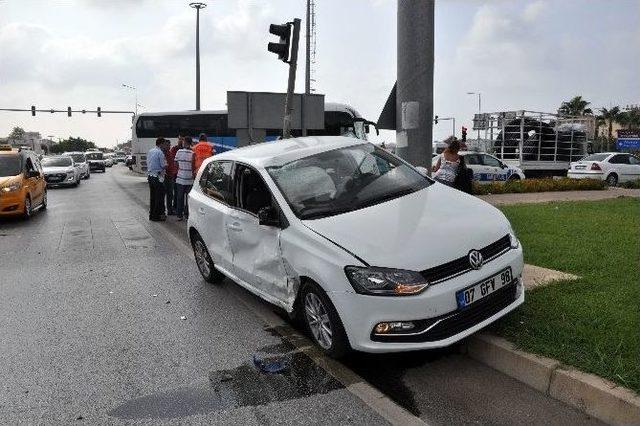 Manavgat’ta Trafik Kazası: 1 Ağır Yaralı