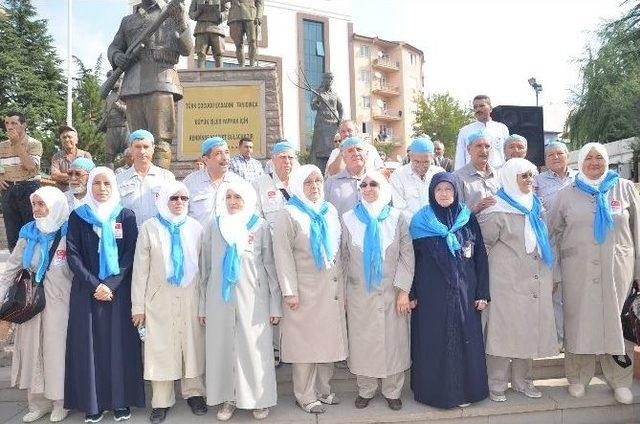 Bozüyük’te Hacı Adayları Kutsal Topraklara Uğurlandı