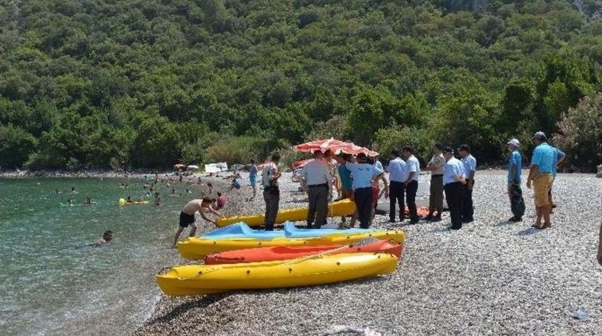 Olimpos Ve &Ccedil;ıralı Sahilinde Seyyar Satıcı Operasyonu